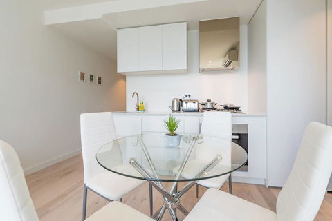 EQ Tower Luxury 1 Bedroom Central Melbourne - Holiday Jervis Bay 3