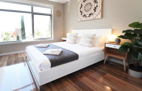 EROS City Fringe - Wifi, Wine, Netflix, Pets OK And Park Views! - Holiday Jervis Bay 0