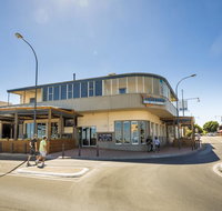 Esplanade Hotel Adelaide - Holiday Jervis Bay