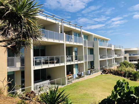 EXTRA LARGE 2 Bed Apartment - 3 Pools And Spa - Mountain View - BEACHFRONT LOCATION CABARITA BEACH - Holiday Jervis Bay 3