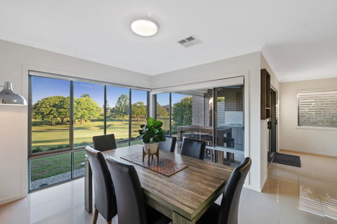 Fairway Village @ Windaroo Lakes Golf Club - Holiday Jervis Bay 0