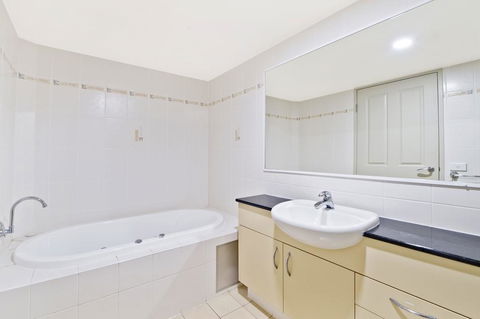 Flightdeck 301 5-7 Clarence Street - Holiday Jervis Bay 2