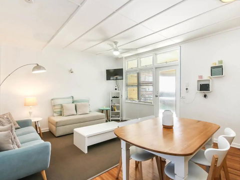 Funky 1 Bedroom Beach Pad By The Beach - Holiday Jervis Bay 2