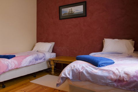 Gellibrand River Gallery Accommodation - Holiday Jervis Bay 2