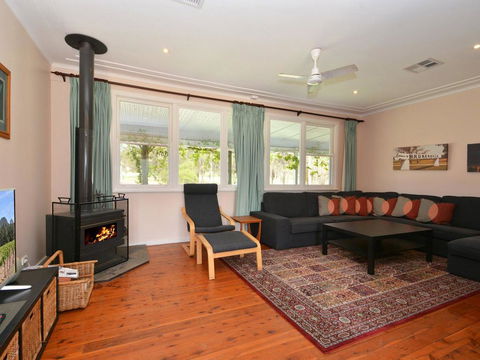 Glandore Estate Vineyard Homestead Onsite Cellar Door + Walk To Restaurants Incl EXP - Holiday Jervis Bay 3