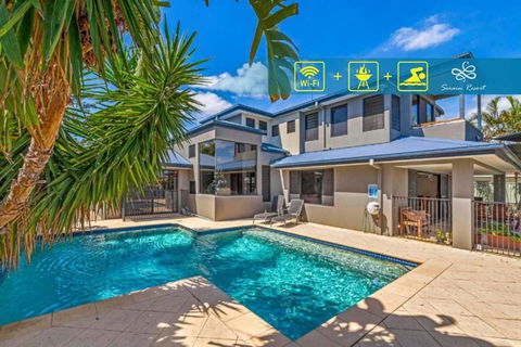 Gold Coast Stunning Waterfront Holiday Retreat - Holiday Jervis Bay 0
