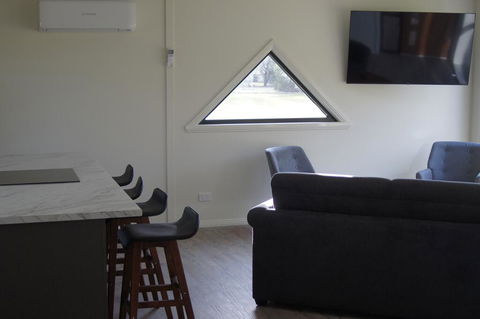 Goolwa Spa & River Retreat House - Holiday Jervis Bay 1