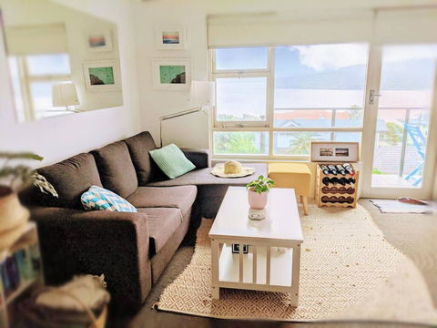Gorgeous 2 Bedroom Apartment With Panoramic Views - Holiday Jervis Bay 1