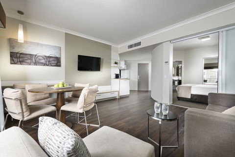Grand Hotel And Apartments Townsville - Holiday Jervis Bay 3