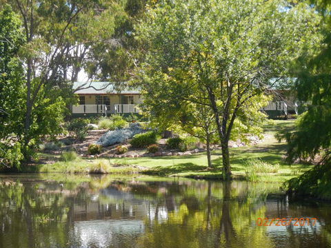 Granite Gardens Cottages & Lake Retreat - Holiday Jervis Bay 0