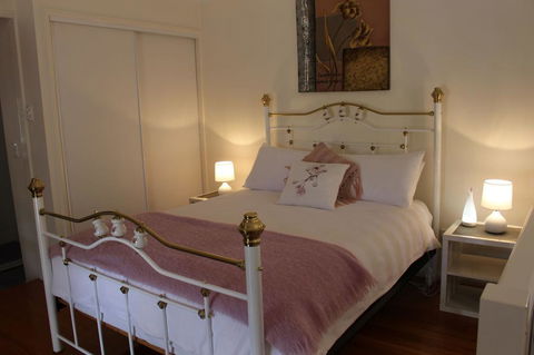 Granite Gardens Cottages & Lake Retreat - Holiday Jervis Bay 1