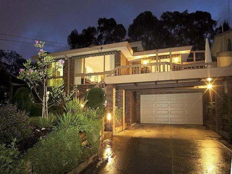 Great Views/Location 5 Bedrooms In Glen Waverley - Holiday Jervis Bay 0
