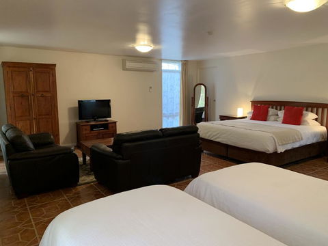 Guildford River Retreat - Holiday Jervis Bay 2