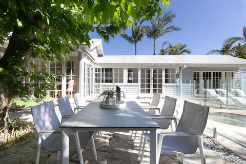 Hamptons Style Family Home 5 Minutes From Beach - Holiday Jervis Bay 3