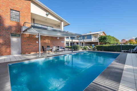 Hawkesbury Race Club Motel - Holiday Jervis Bay 2