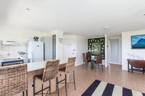 Home Away From Home With Sweeping Ocean Views - Unit 12, 60 Peregian Esplanade - Holiday Jervis Bay 3