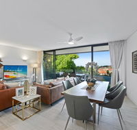 HomeHotel Ultra Luxurious 3 bedroom penthouse. - Holiday Jervis Bay