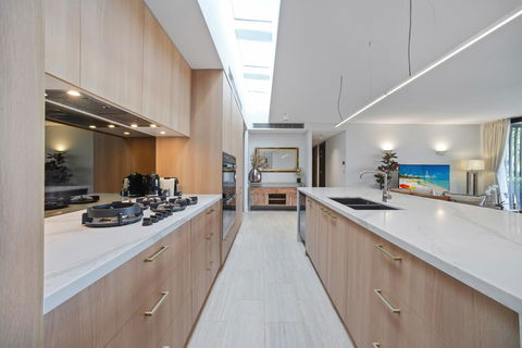 HomeHotel Ultra Luxurious 3 Bedroom Penthouse. - Holiday Jervis Bay 1