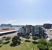 Honeysuckle Haven - harbour facing  walk to restaurants