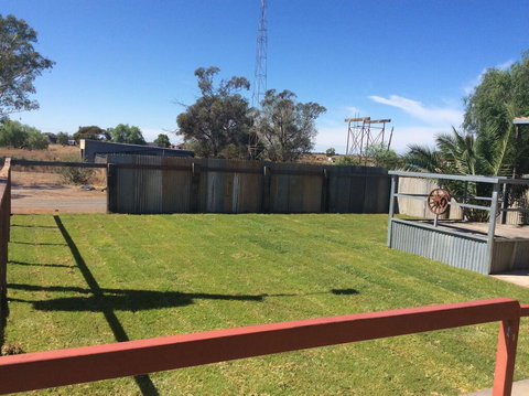 Ivanhoe Hotel Motel - Holiday Jervis Bay 1