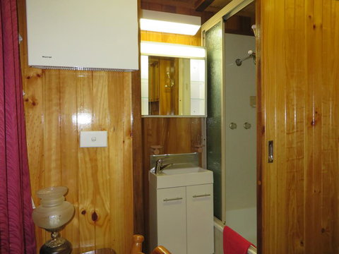 Karelia Alpine Lodge - Holiday Jervis Bay 3