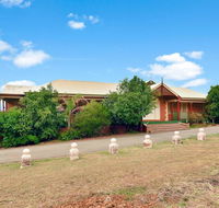 King III - you can honestly walk to Bimbadgen and Hope Estate concerts - Holiday Jervis Bay