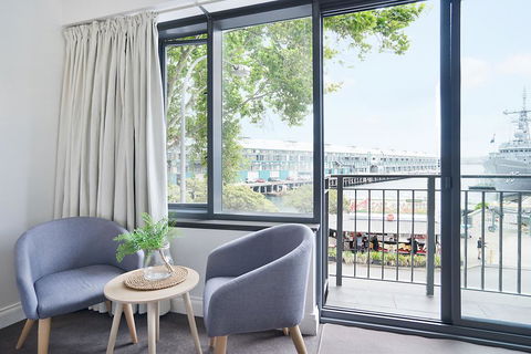 King Size Studio With Water View, Walk To The City - Holiday Jervis Bay 3
