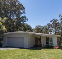 Kookaburras  Smiths - Holiday Jervis Bay