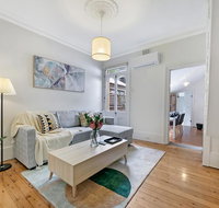 KOZYGURU SURRY HILLS COZY 3 BED TERRACE MINS WALK TO CBD NSH095 - Holiday Jervis Bay