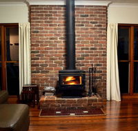 La Sila Homestead on Marrowbone - cutest cottage in the Hunter with killer views - Holiday Jervis Bay