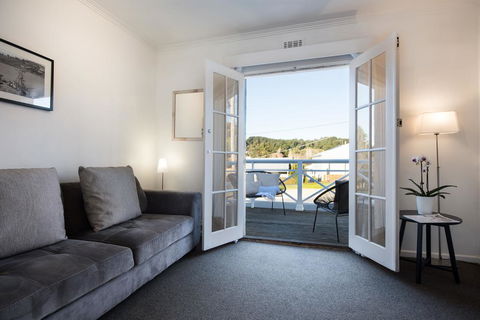 Lake Daylesford Apartment 5 - Holiday Jervis Bay 2
