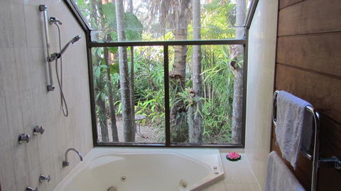 Lake Russell Luxury Retreat - Holiday Jervis Bay 0