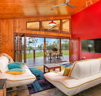 Lake Tinaroo Waterfrontage - Holiday Jervis Bay