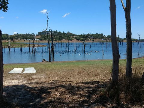 Lake Tinaroo Waterfrontage - Holiday Jervis Bay 2
