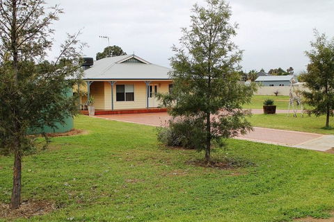 Lake Tyrrell Accommodation - Holiday Jervis Bay 0