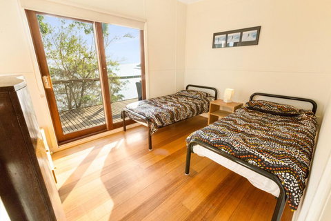 Lakescapes Cottage - 180 Degree Panoramic Views - Holiday Jervis Bay 3