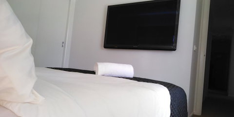 Lakeside Retreat & Business - Holiday Jervis Bay 1