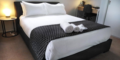 Lakeside Retreat & Business - Holiday Jervis Bay 0