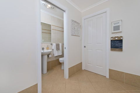 Laze Dayz At Lighthouse - Studio With Shared Pool - Holiday Jervis Bay 3