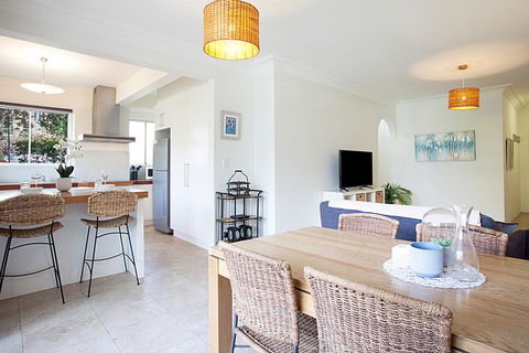 Light And Airy Garden Apartment Steps From Surf - Holiday Jervis Bay 1