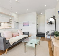 Light-Filled Beachside Apartment in Trendy Area - Holiday Jervis Bay