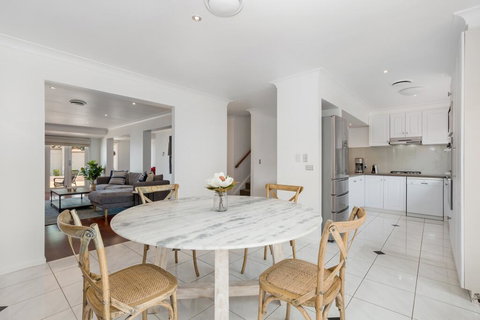 Luxury Family-size Home In Smart Beachside Suburb - Holiday Jervis Bay 1