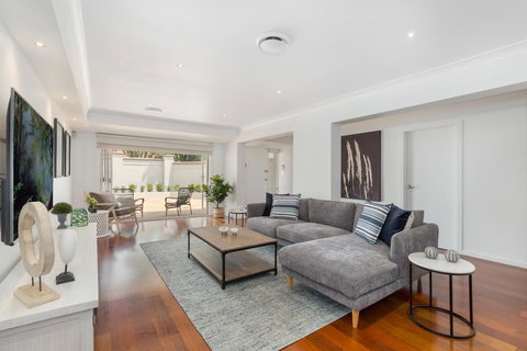 Luxury Family-size Home In Smart Beachside Suburb - Holiday Jervis Bay 0