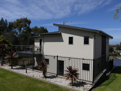 Luxury Near Old Pier Beach - Holiday Jervis Bay 3