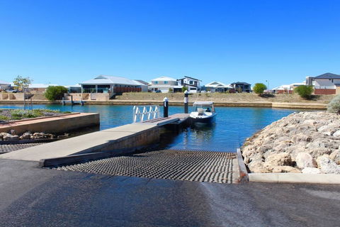 Mandurah Dolphin Escape - Holiday Jervis Bay 2