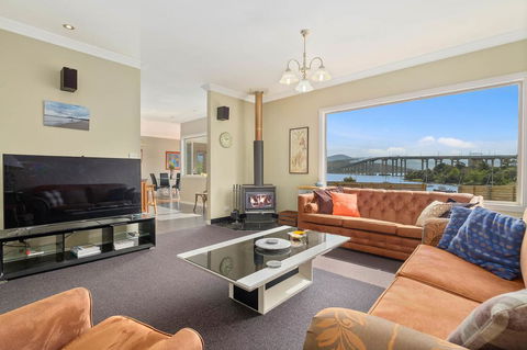 Manfield City Waterfront View Cottage - Holiday Jervis Bay 0