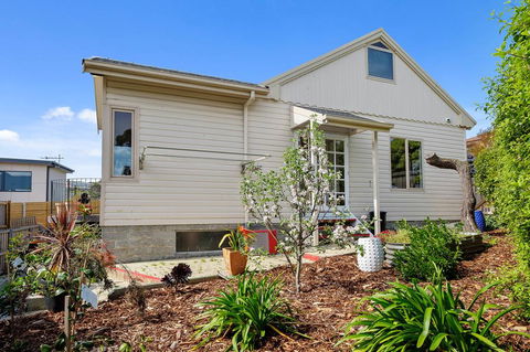 Manfield City Waterfront View Cottage - Holiday Jervis Bay 2