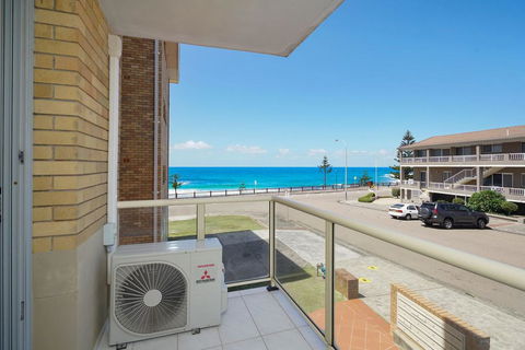 Marine Court - The Entrance - Holiday Jervis Bay 0