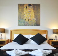 Meadowbrook Hotel Brisbane - Holiday Jervis Bay