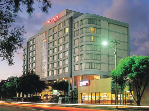 Mercure Sydney Parramatta - Holiday Jervis Bay 0